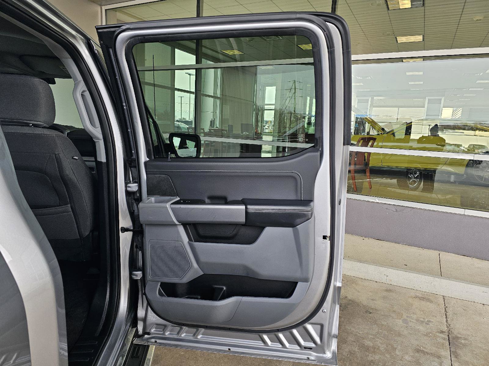 Used 2024 Ford F150 XLT w/ Mobile Office Package image 13