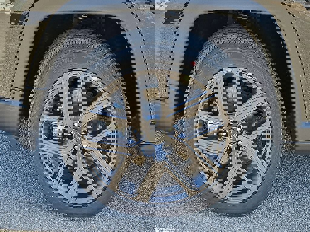 New 2026 Jeep Compass Latitude image 13