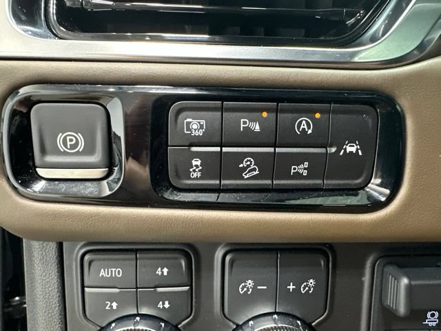 Used 2025 GMC Yukon XL Denali Ultimate AWD/4WD image 41