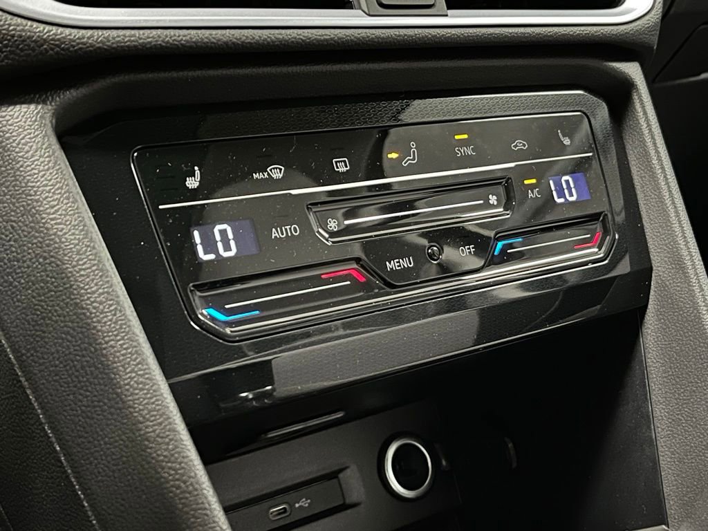 New 2026 Volkswagen Taos SE AWD/4WD image 13