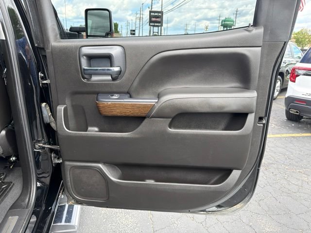 Used 2019 GMC Sierra 2500 Denali w/ Duramax Plus Package AWD/4WD image 15