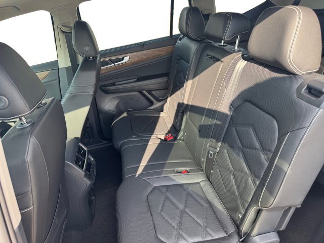 New 2026 Volkswagen Atlas SE FWD image 11