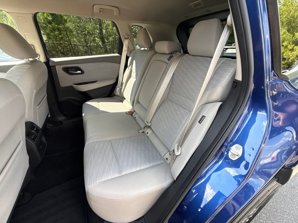 Used 2021 Nissan Rogue SV AWD/4WD image 27