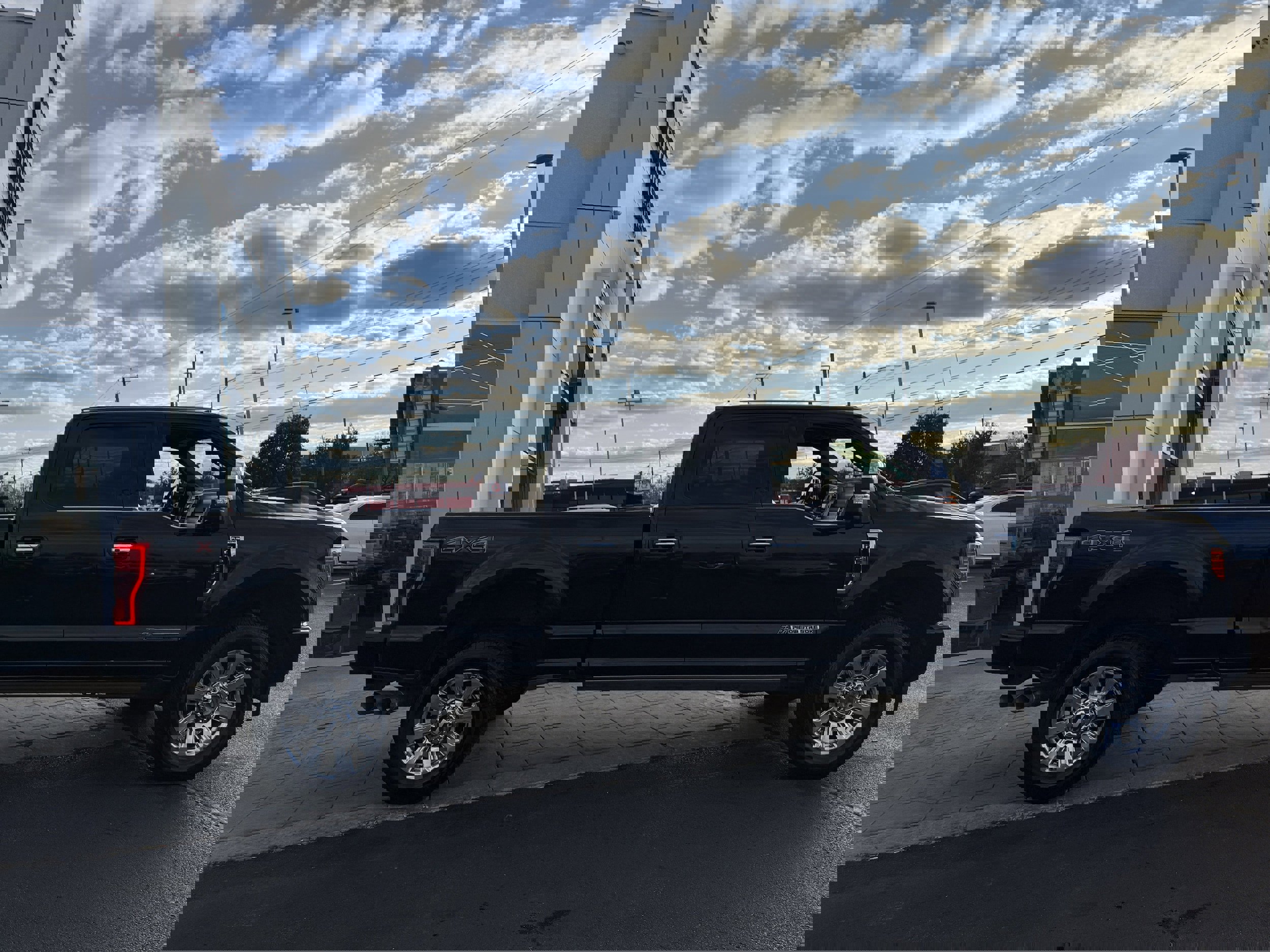 Used 2017 Ford F350 Platinum w/ Platinum Ultimate Package image 6