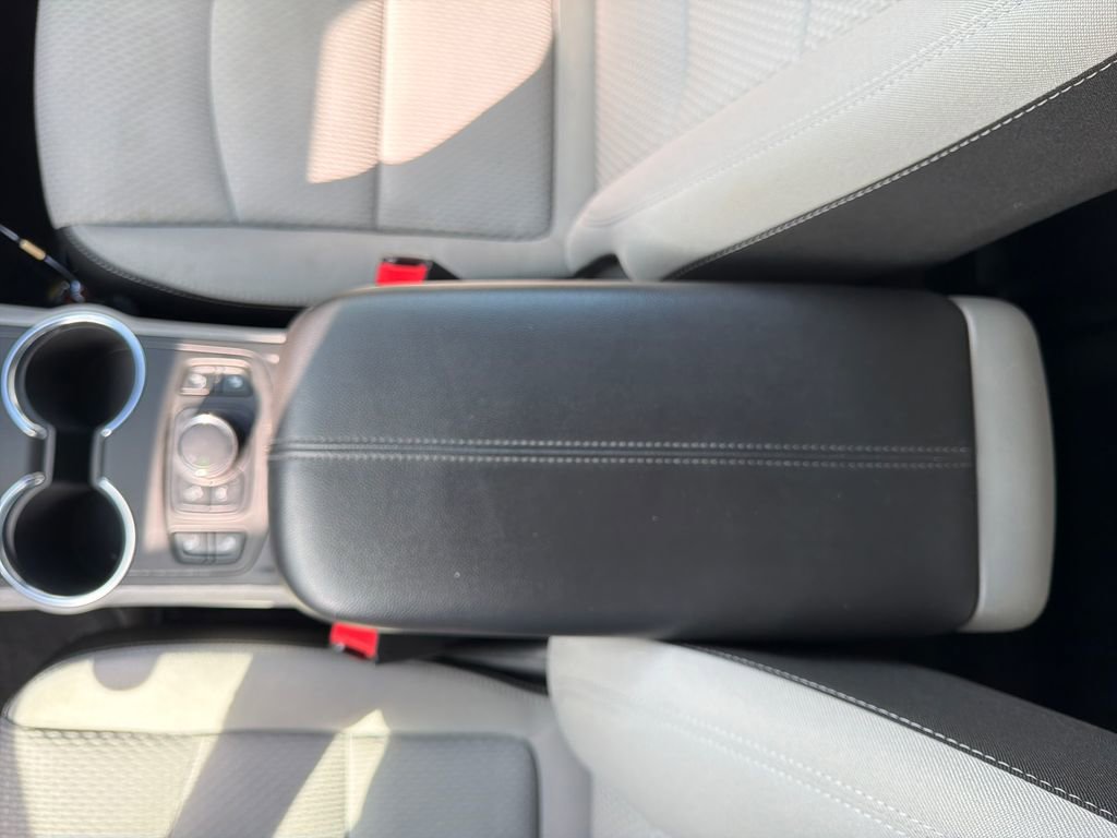 Used 2022 GMC Terrain SLE w/ Driver Convenience Package image 26