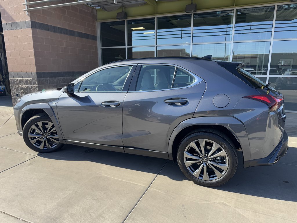 Used 2024 Lexus UX 250h F Sport image 5