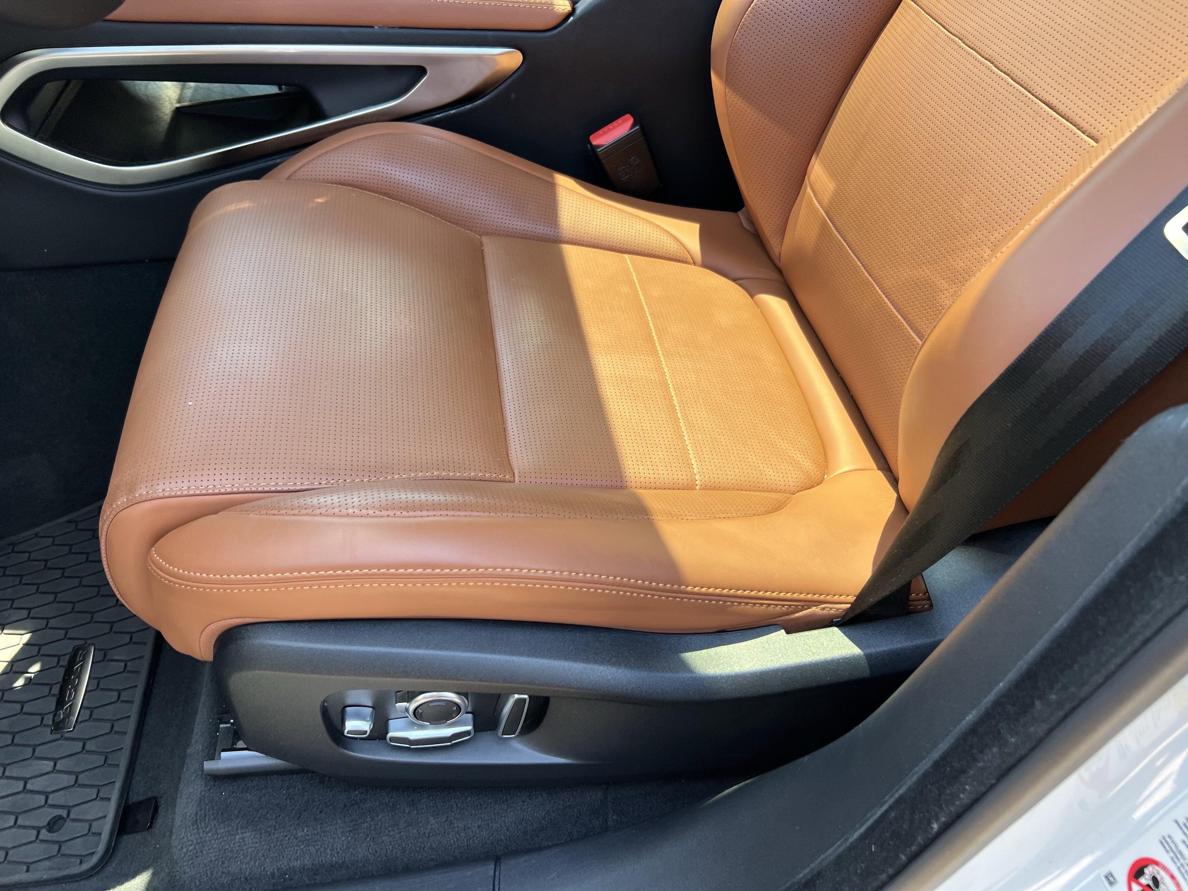 Used 2026 Jaguar F-PACE R-Dynamic S AWD/4WD image 18