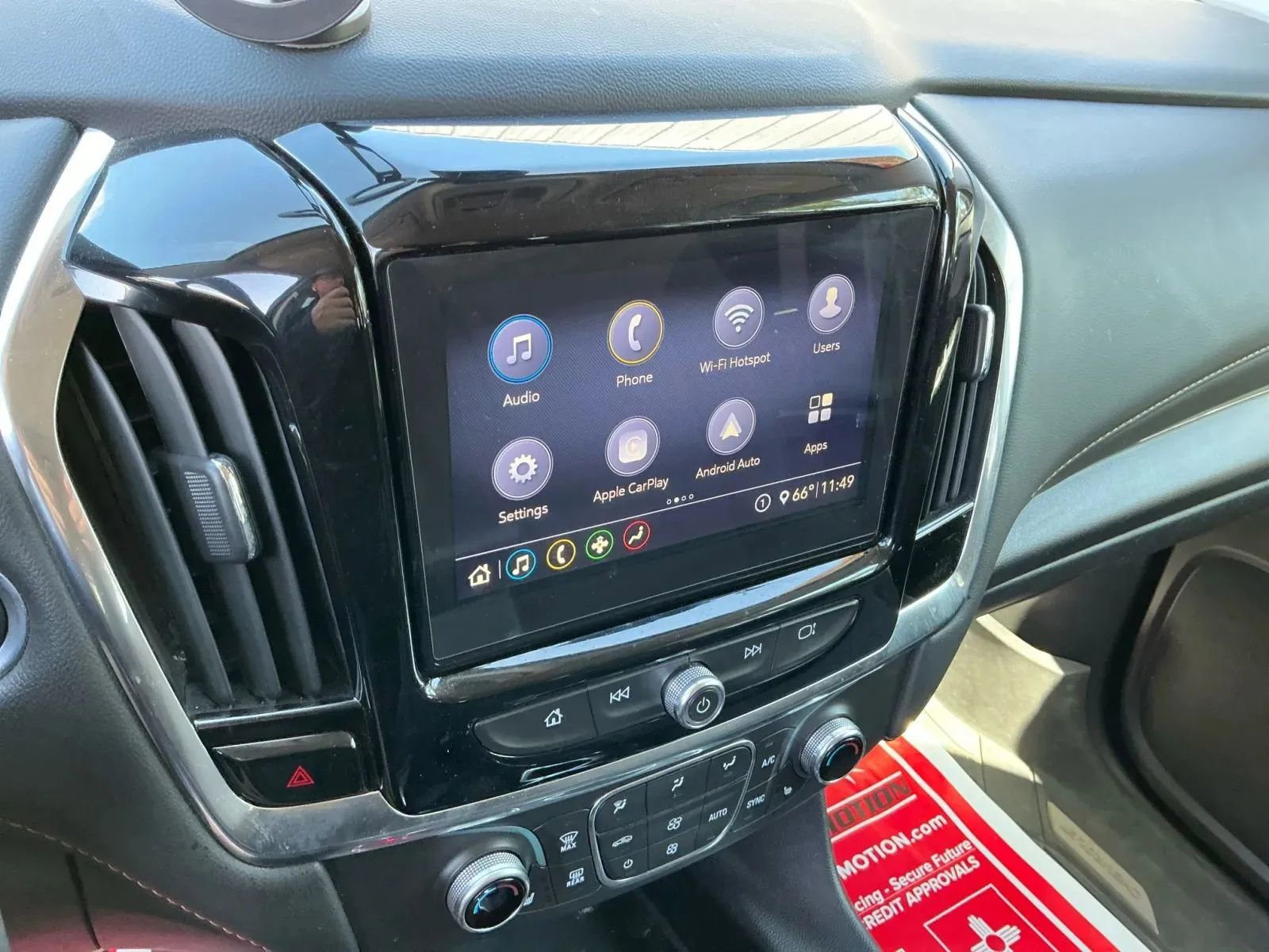Used 2021 Chevrolet Traverse LT image 30