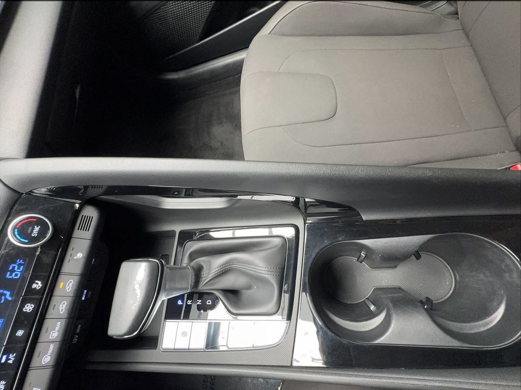 Used 2025 Hyundai Elantra SEL FWD image 50