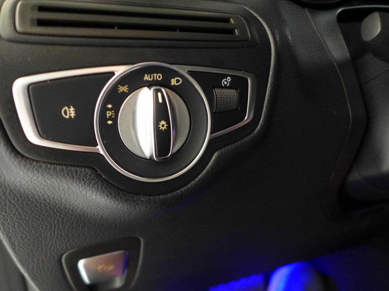 Used 2020 Mercedes-Benz GLC 300 image 23