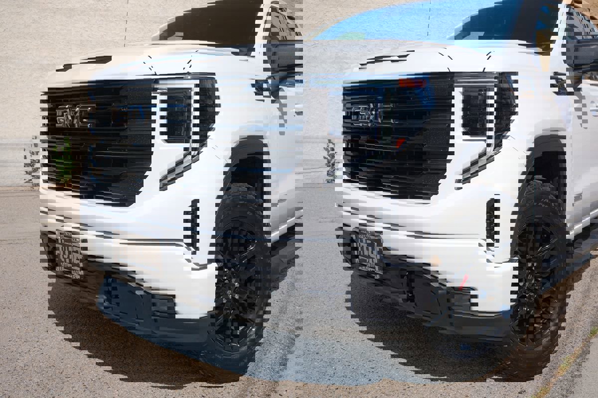 Used 2023 GMC Sierra 1500 Elevation image 8