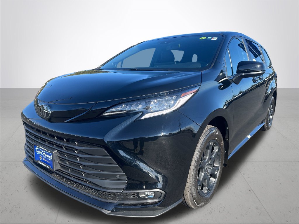 New 2026 Toyota Sienna XLE Woodland Edition AWD/4WD image 2