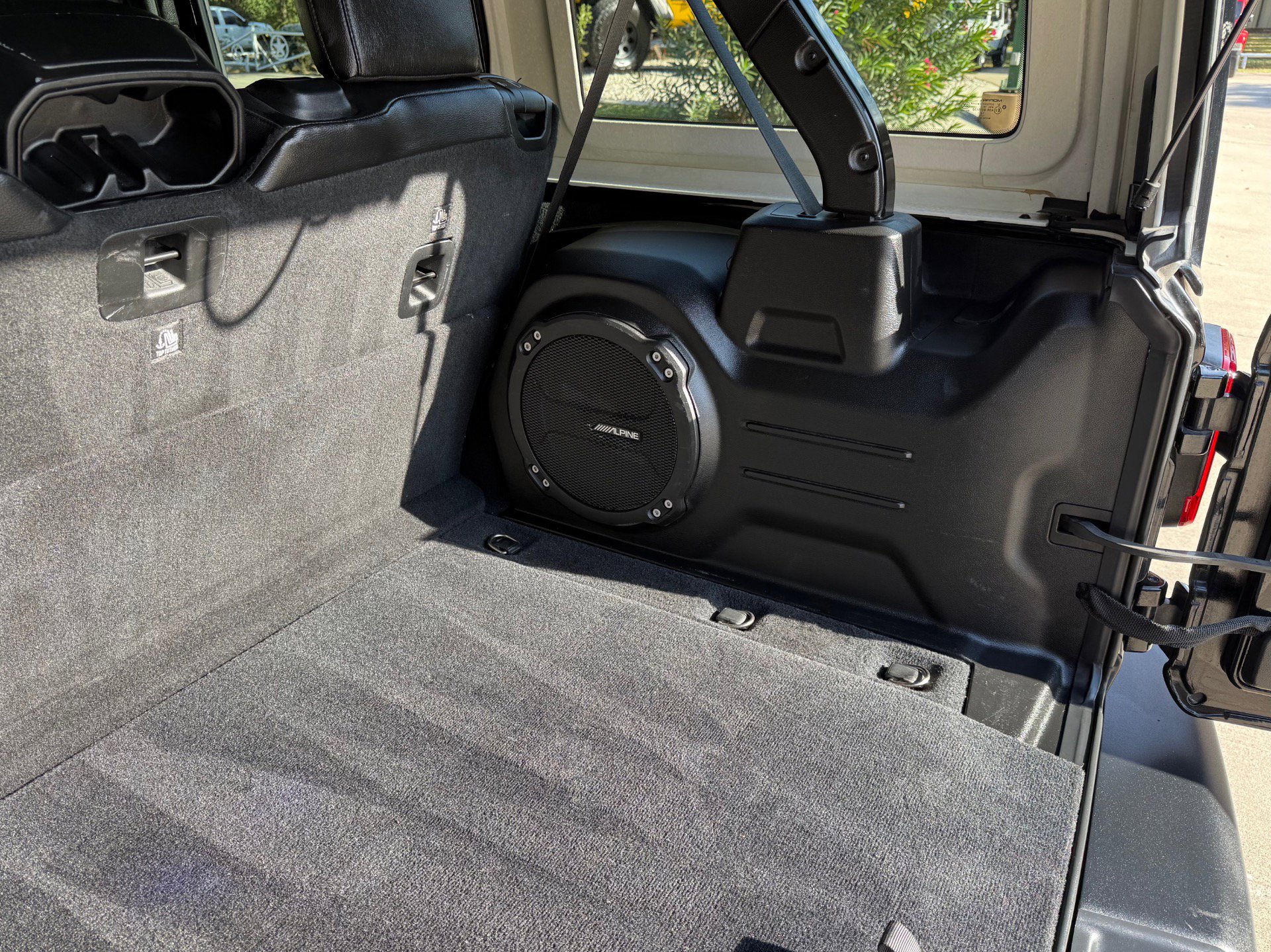 Used 2019 Jeep Wrangler Unlimited Rubicon AWD/4WD image 17