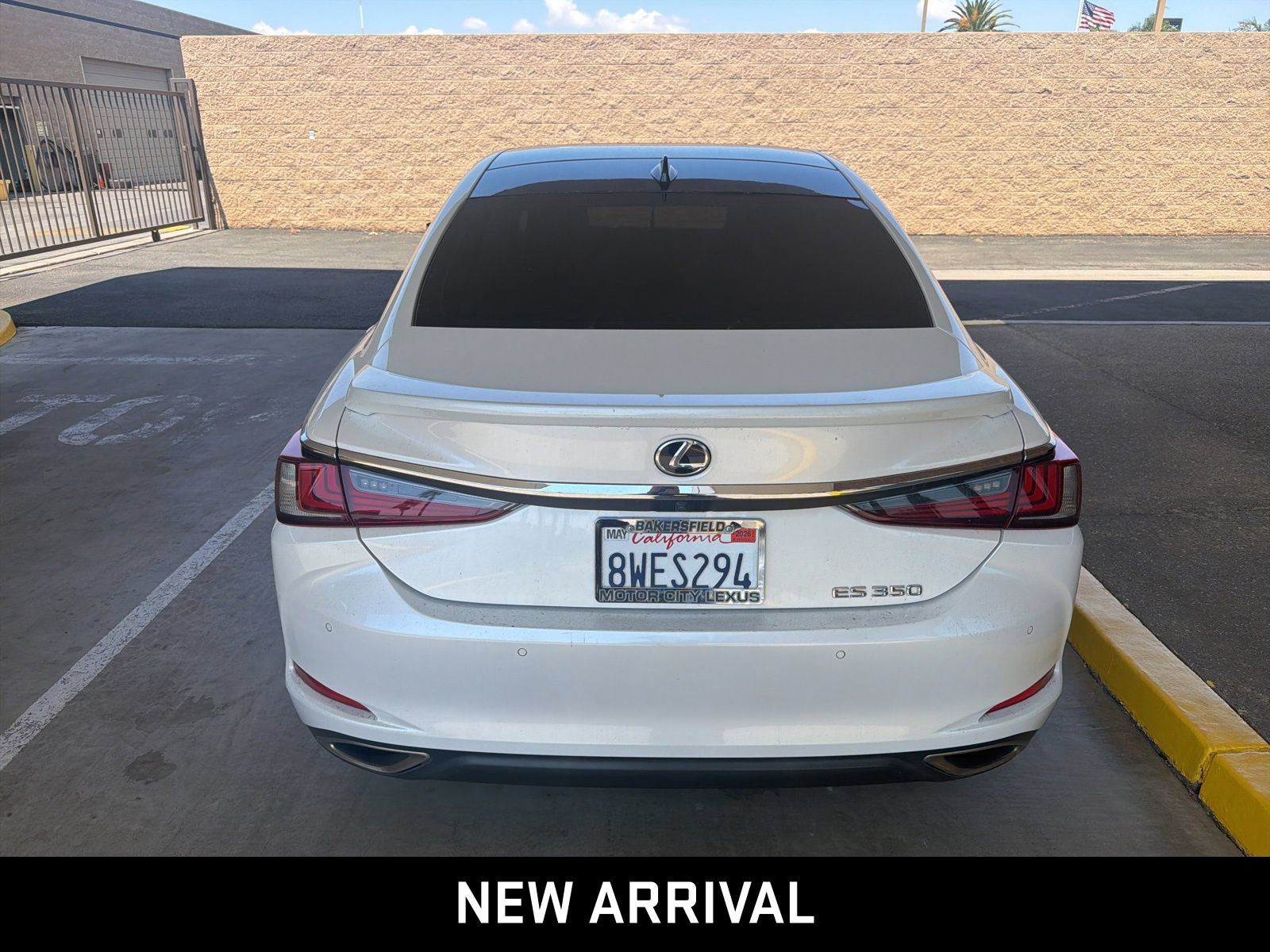 Used 2021 Lexus ES 350 w/ Premium Package FWD image 5