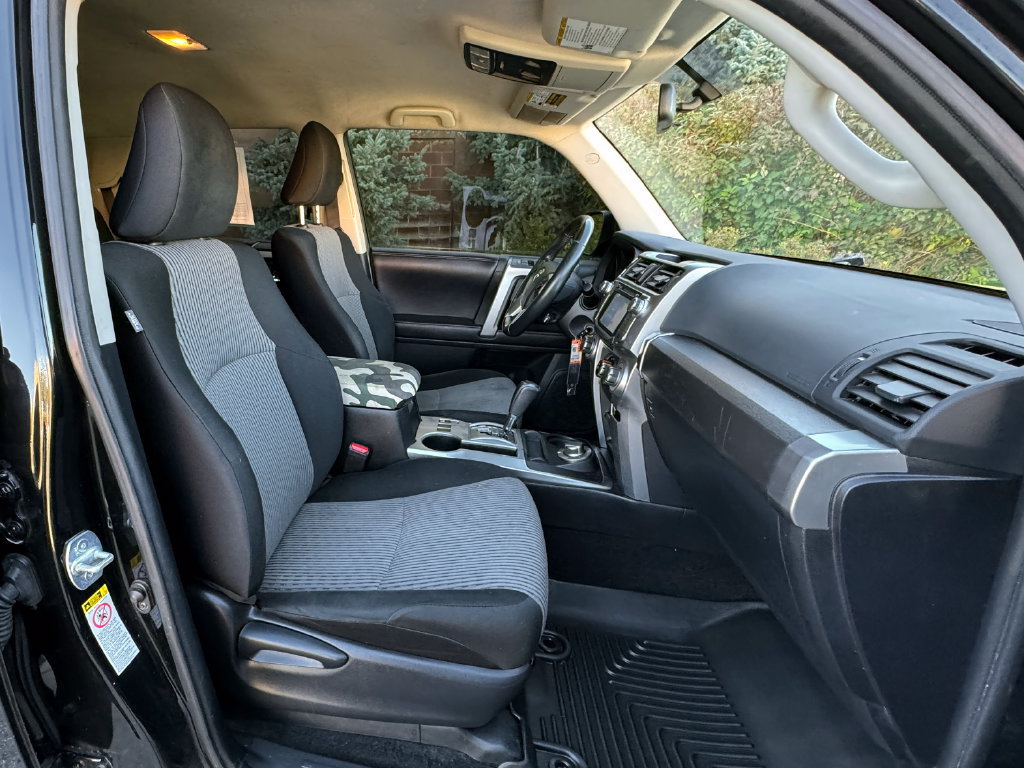 Used 2016 Toyota 4Runner SR5 AWD/4WD image 30