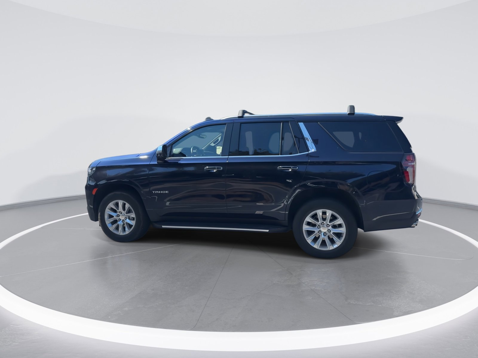 Certified 2024 Chevrolet Tahoe Premier w/ Premium Package AWD/4WD image 6