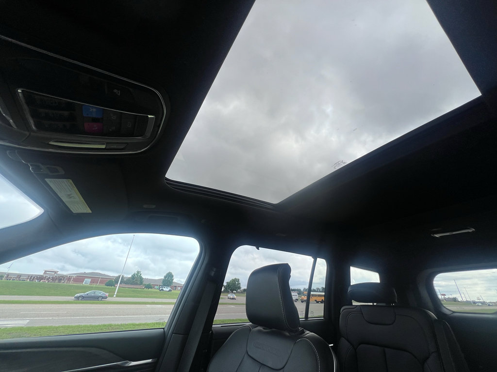 Certified 2025 Jeep Grand Cherokee L Overland w/ Advanced Protech Group III AWD/4WD image 26