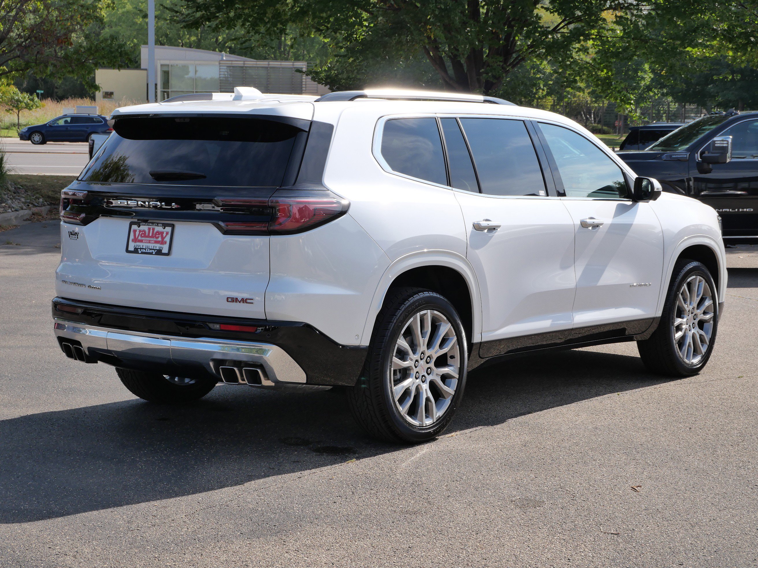 Used 2024 GMC Acadia Denali w/ Super Cruise Package image 9