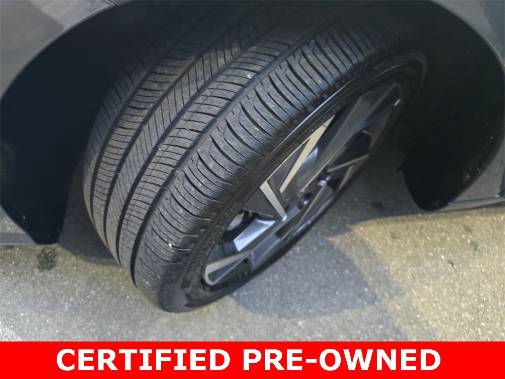 Used 2025 Hyundai Elantra Limited image 32