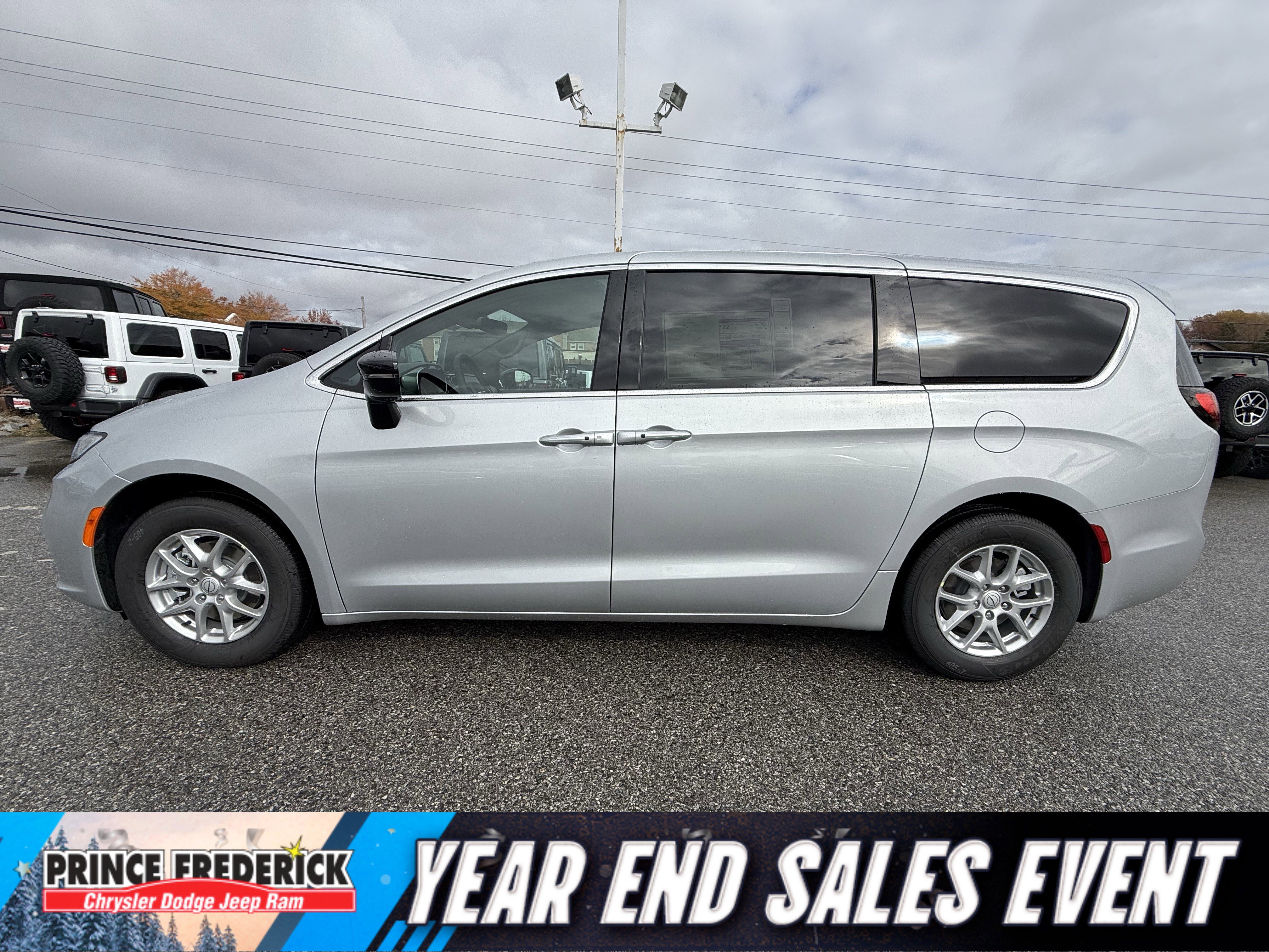 New 2026 Chrysler Pacifica Select image 6