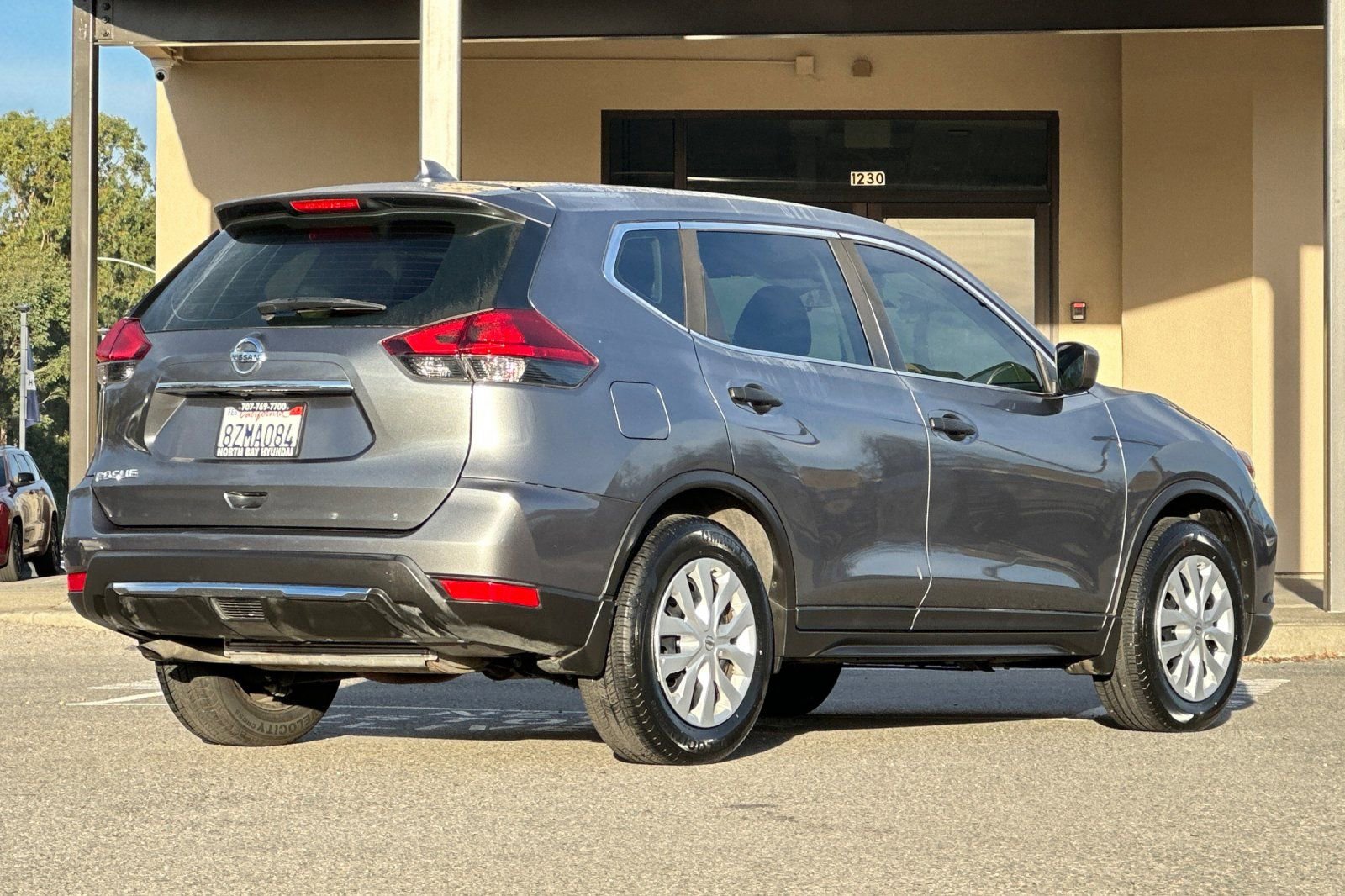 Used 2020 Nissan Rogue S image 4
