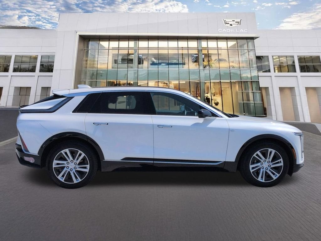 Certified 2024 Cadillac Lyriq Tech RWD image 4