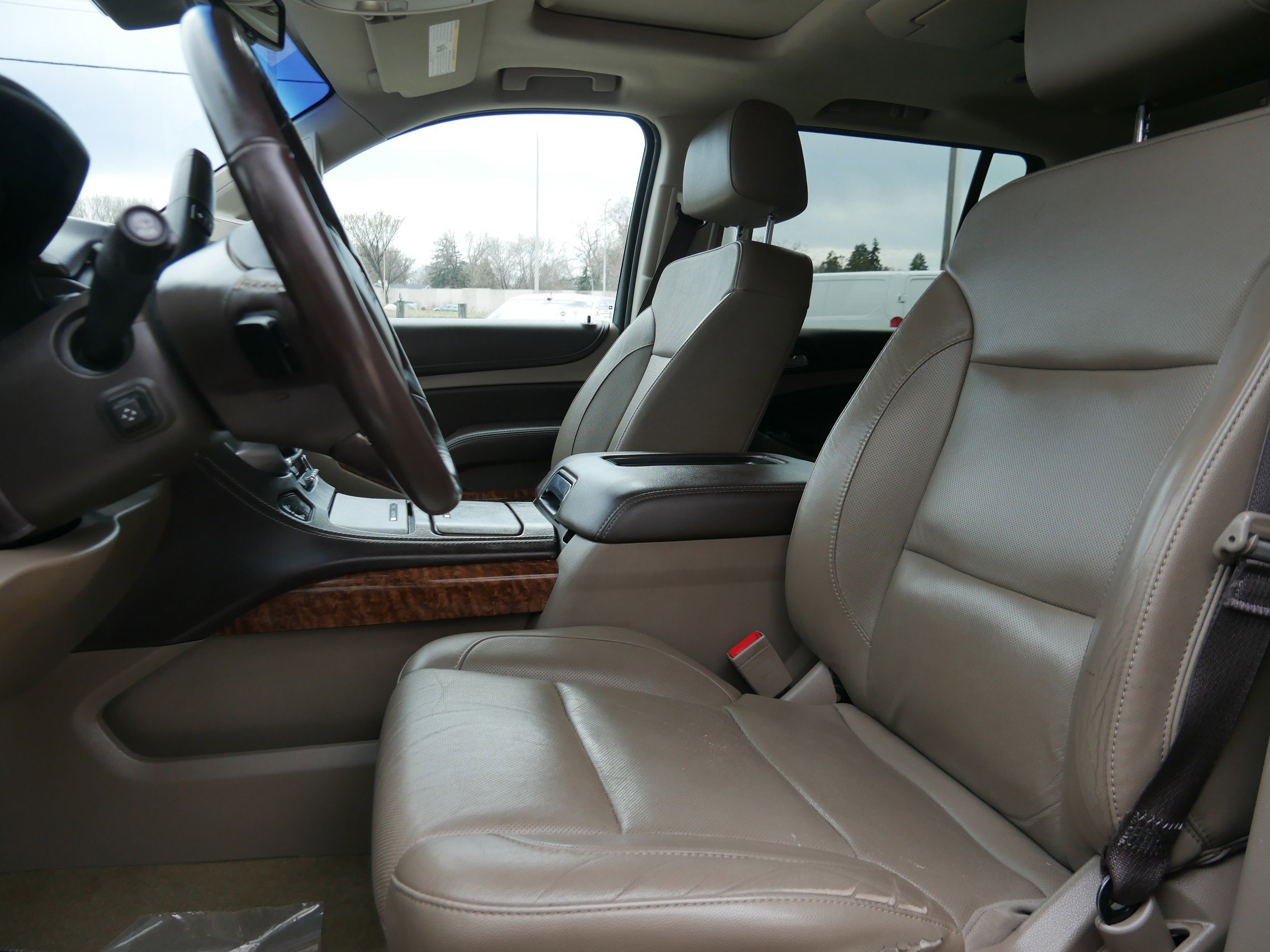 Used 2017 Chevrolet Suburban Premier AWD/4WD image 6