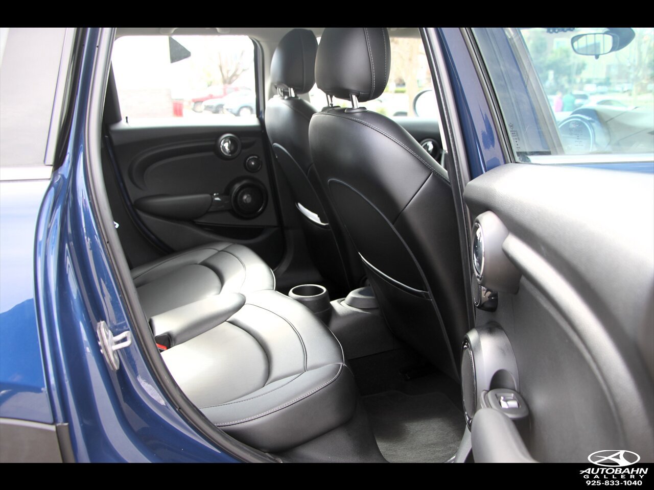 Used 2015 MINI Cooper 4-Door Hardtop w/ Premium Package image 31