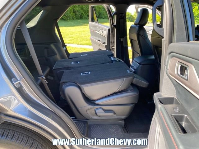 Used 2025 Ford Explorer ST-Line w/ ST-Line Street Pack AWD/4WD image 43