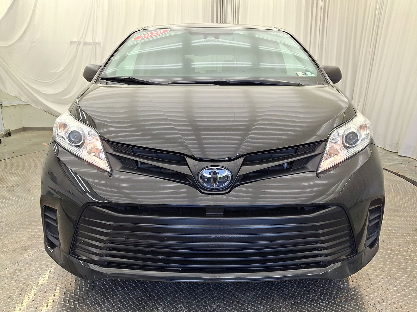 Used 2020 Toyota Sienna L FWD image 28