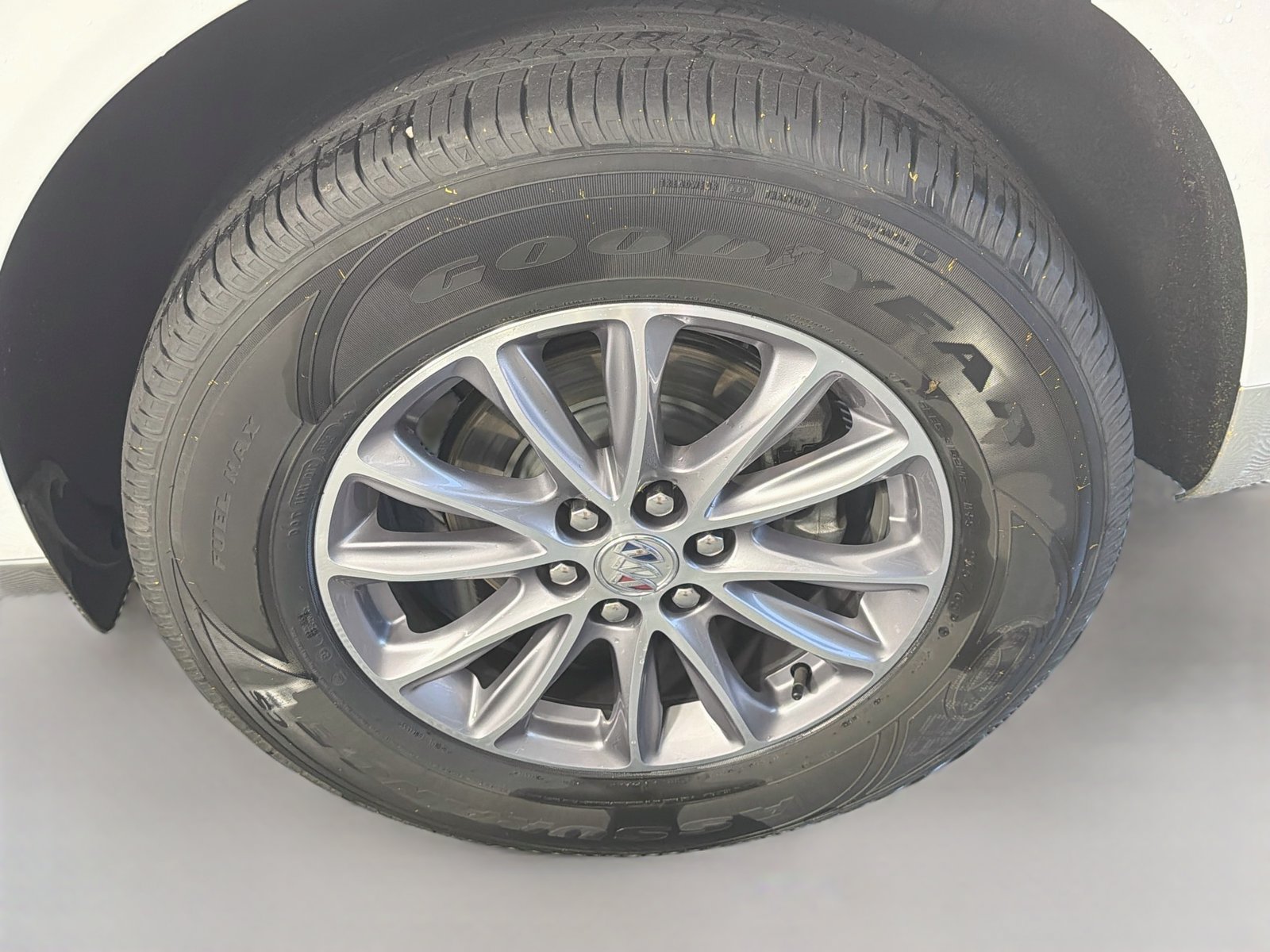 Used 2024 Buick Enclave Essence FWD image 31