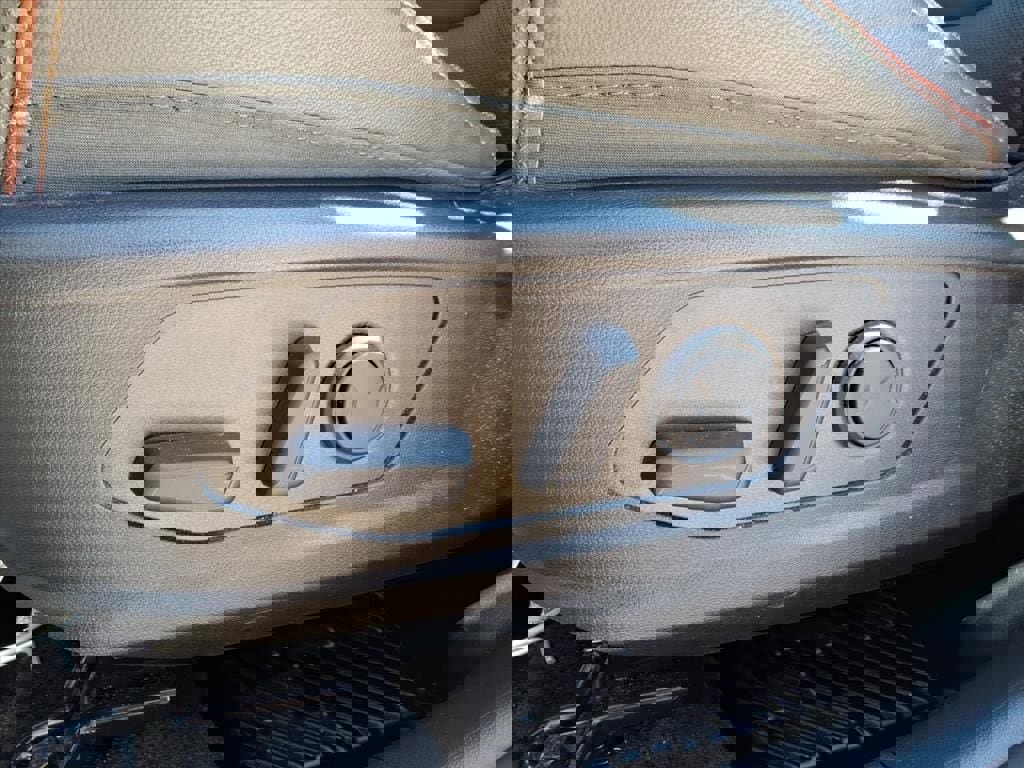 Used 2025 Hyundai Santa Cruz Limited image 4