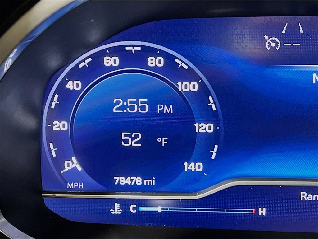 Used 2023 Chevrolet Suburban Premier image 12