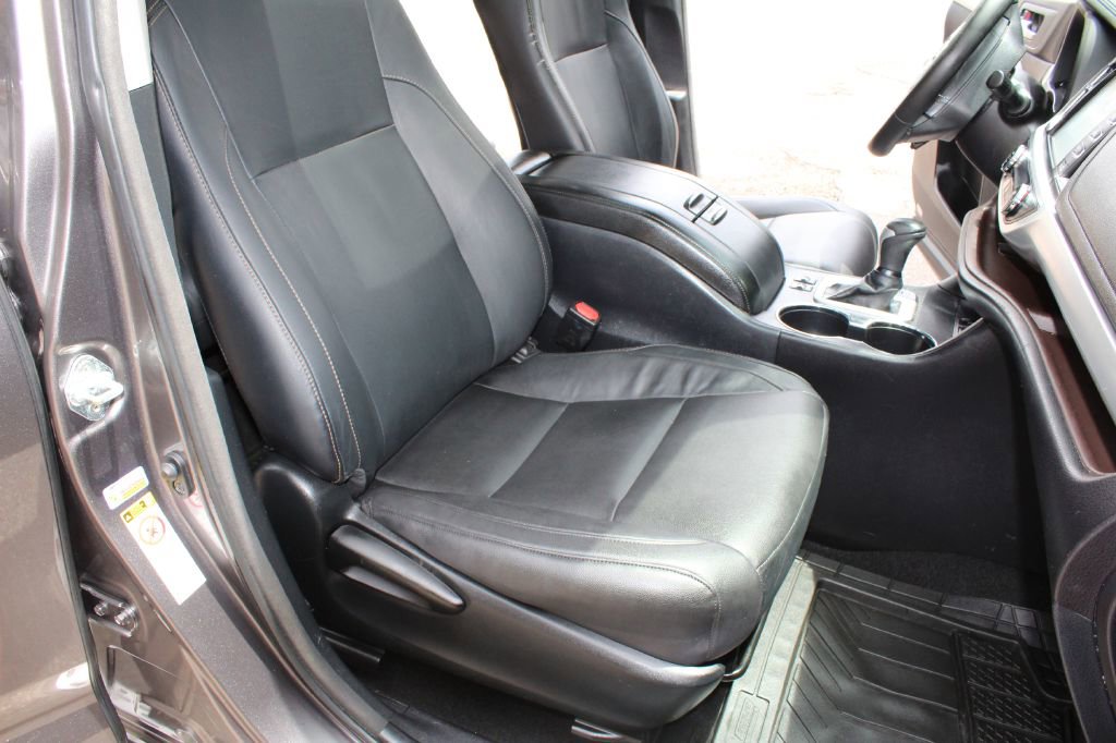 Used 2015 Toyota Highlander XLE image 24
