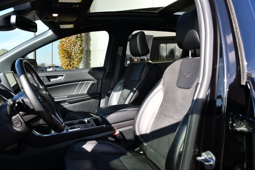 Used 2021 Ford Edge ST w/ Equipment Group 401A image 13