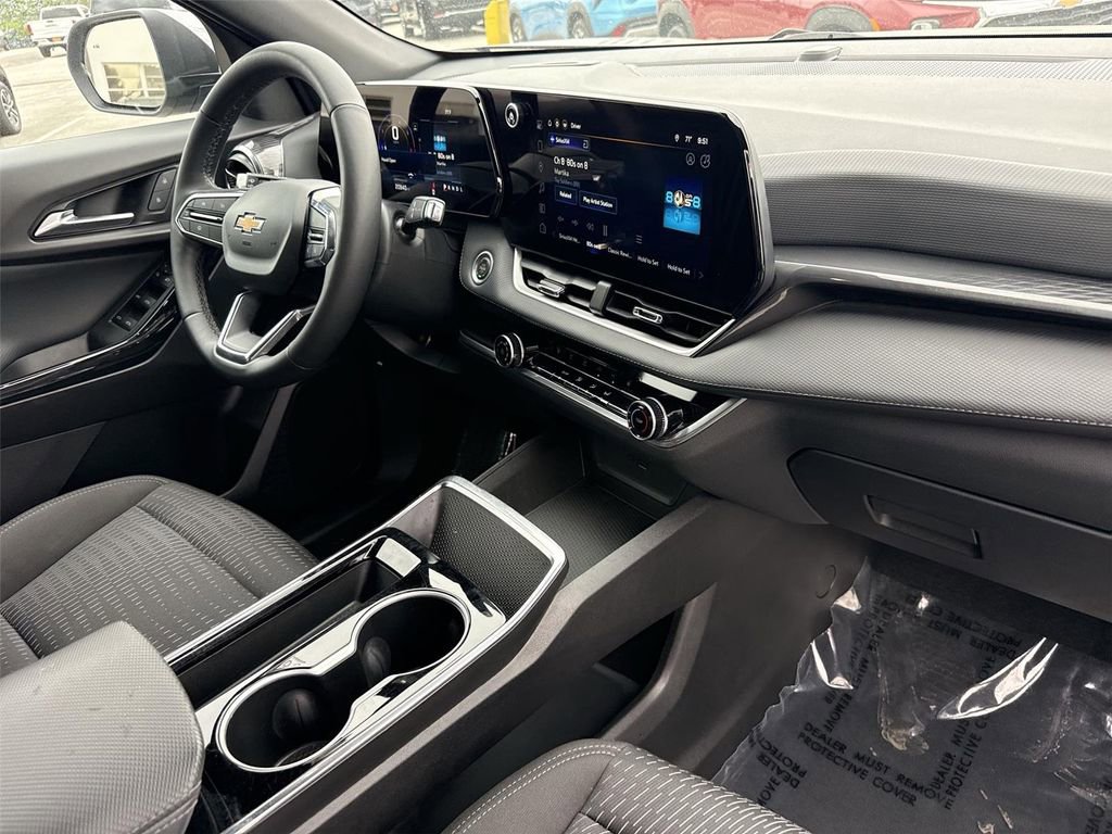 Used 2025 Chevrolet Equinox LT image 26