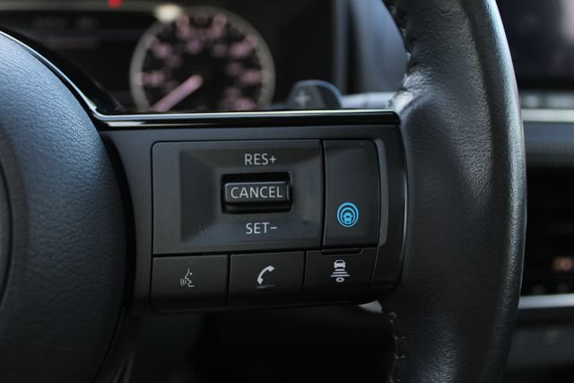 Used 2023 Nissan Rogue SL AWD/4WD image 10