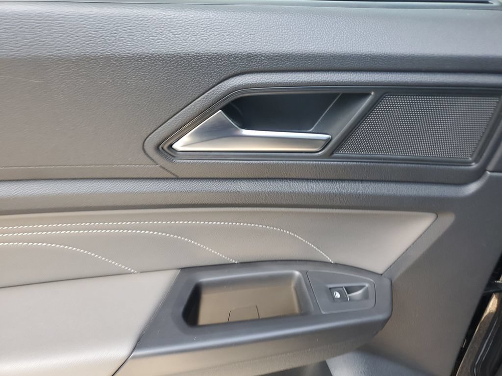Certified 2023 Volkswagen Atlas SE FWD image 16