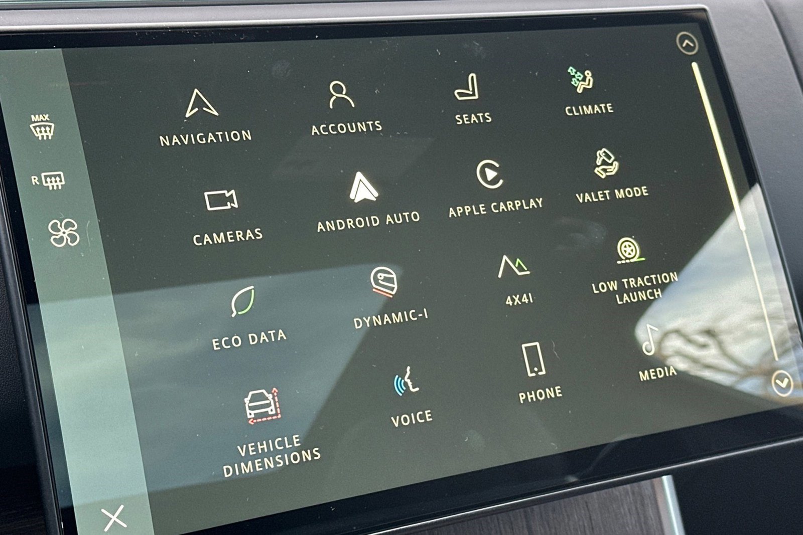 New 2025 Land Rover Range Rover SE image 20