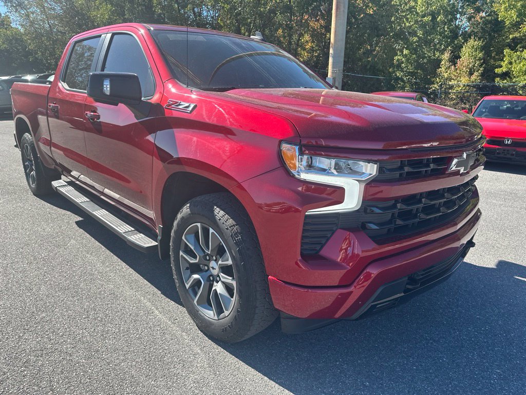 Used 2023 Chevrolet Silverado 1500 RST AWD/4WD image 3