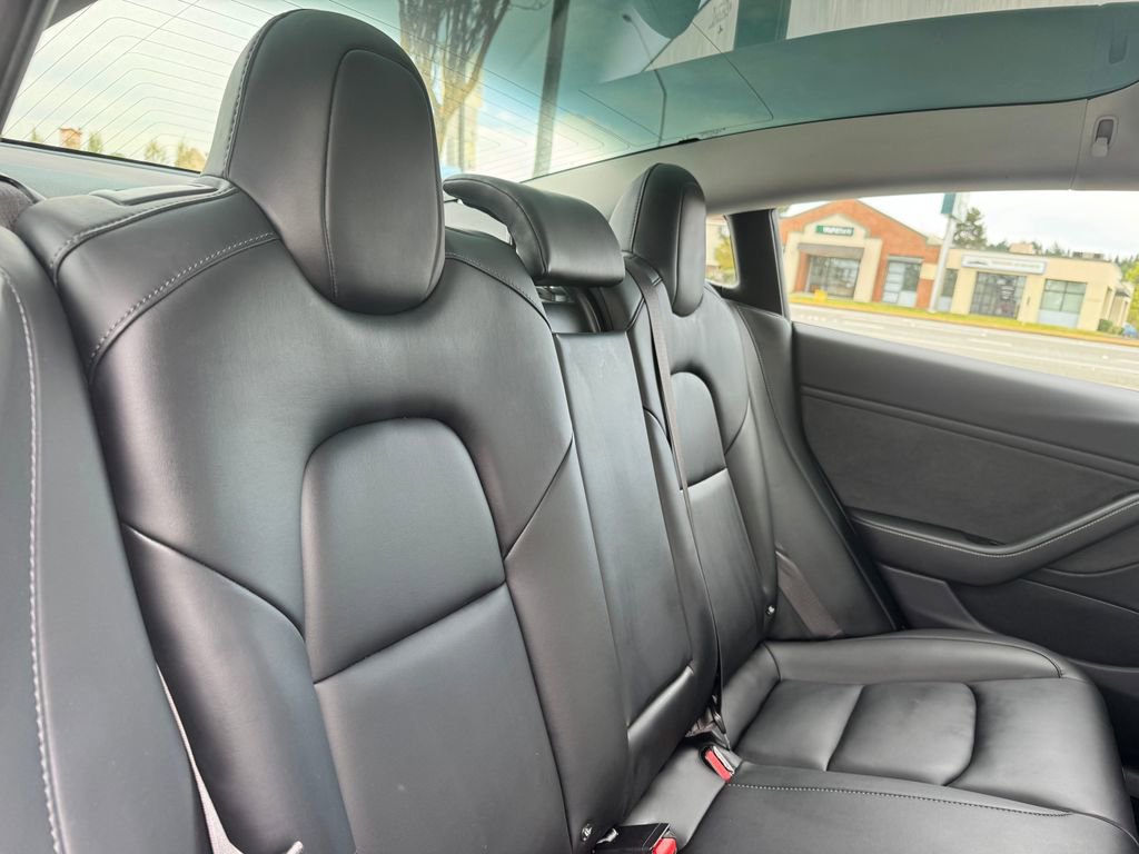 Used 2018 Tesla Model 3 Long Range RWD image 12