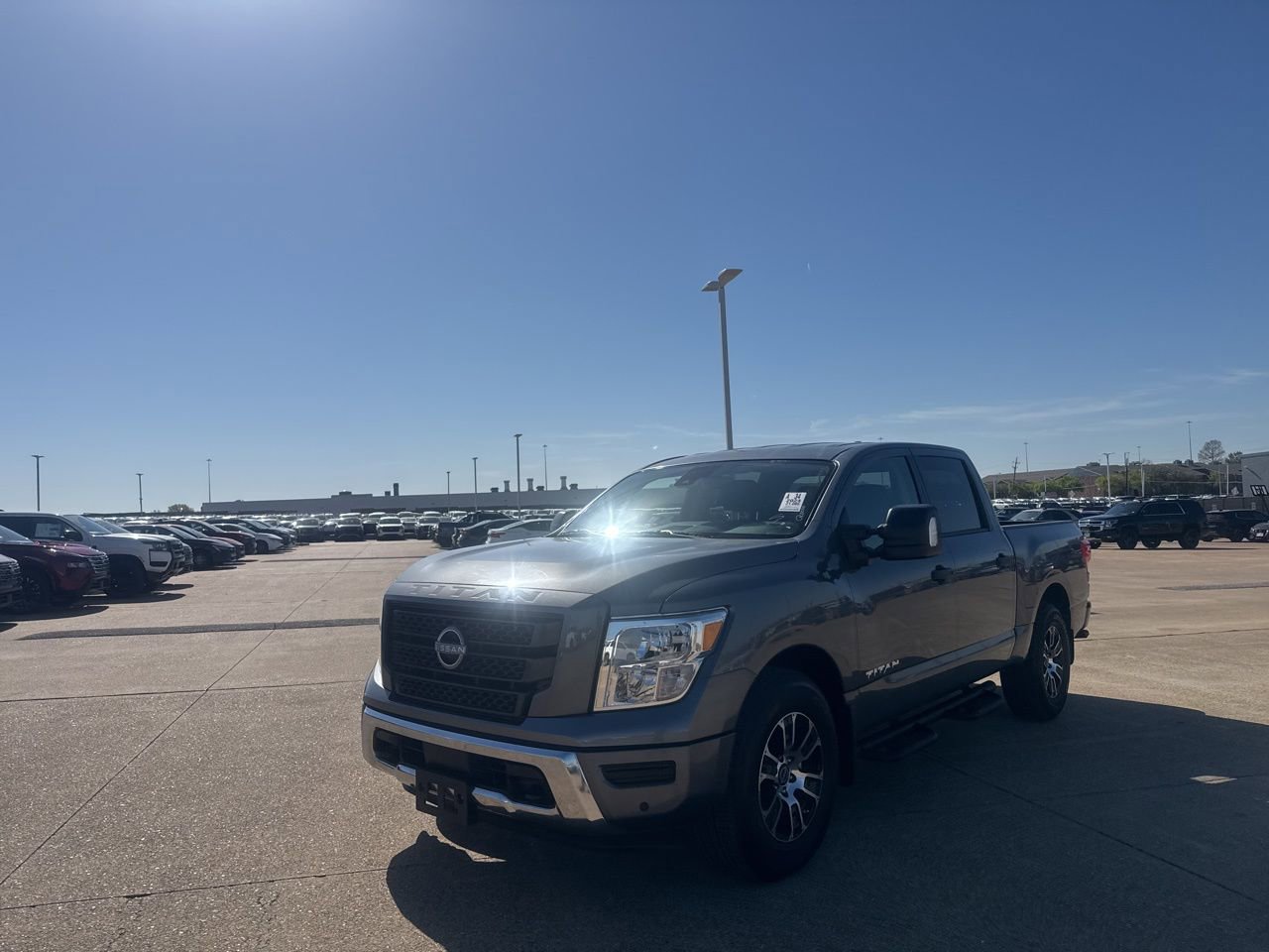 Certified 2024 Nissan Titan SV w/ SV Convenience Package image 8