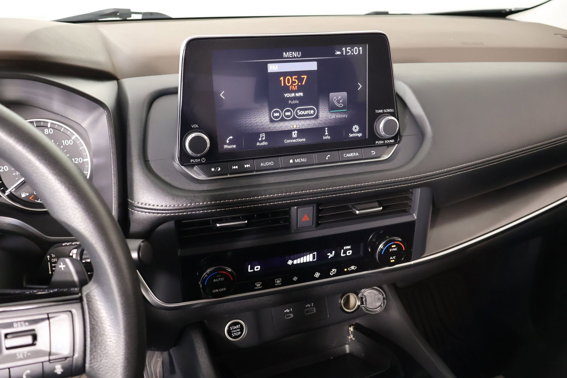 Used 2023 Nissan Rogue SV image 5