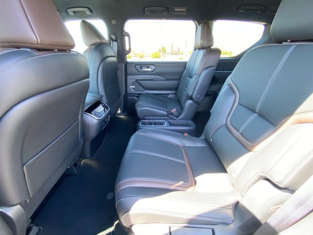 New 2026 Nissan Armada SL w/ Captain's Chari Seat Package image 18