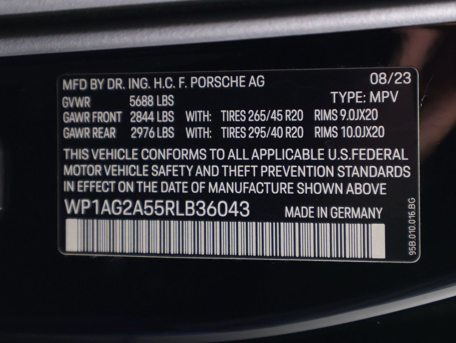 Certified 2024 Porsche Macan S AWD/4WD image 19