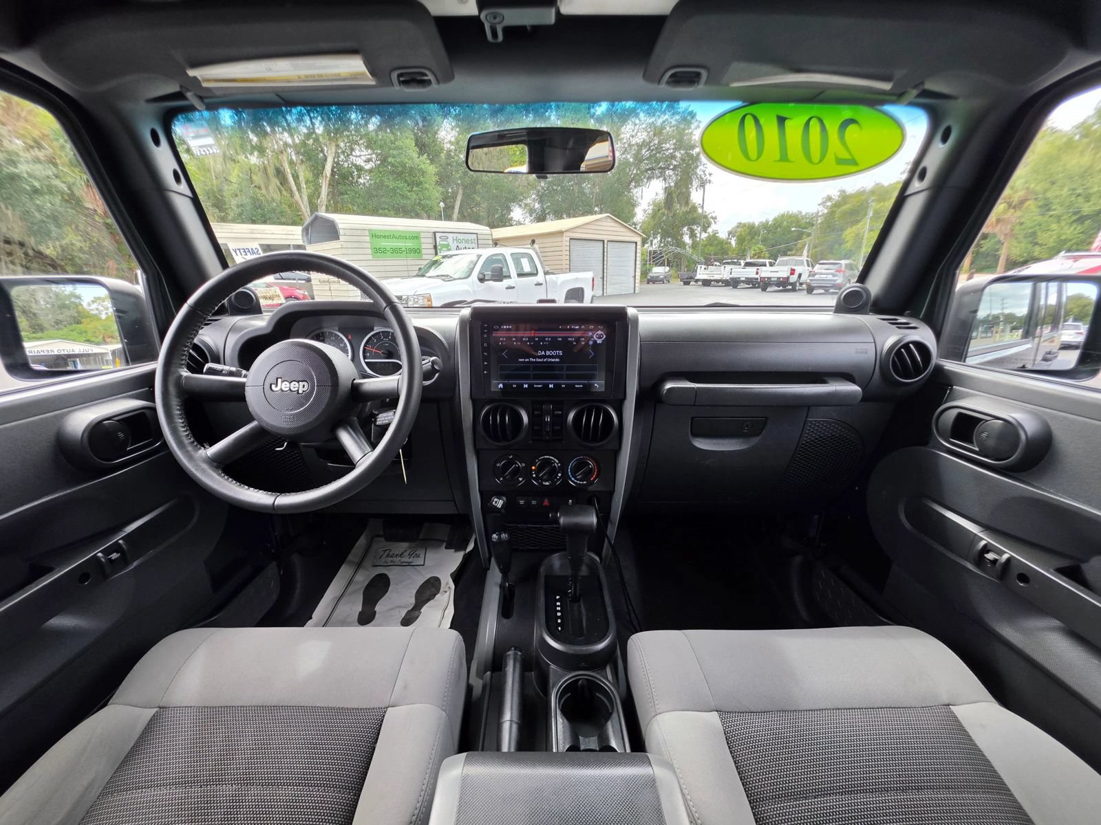 Used 2010 Jeep Wrangler Unlimited Rubicon w/ Dual Top Group AWD/4WD image 9