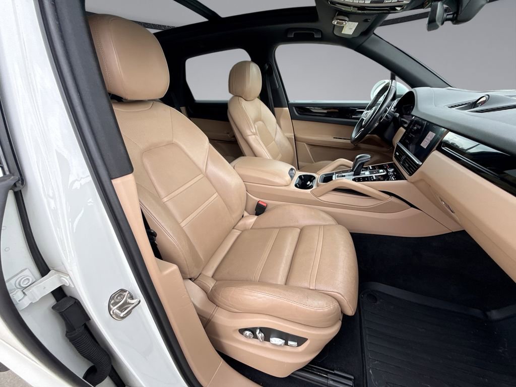 Used 2019 Porsche Cayenne AWD/4WD image 15