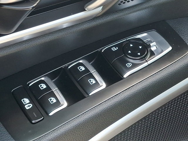 Used 2025 Kia Telluride S FWD image 27