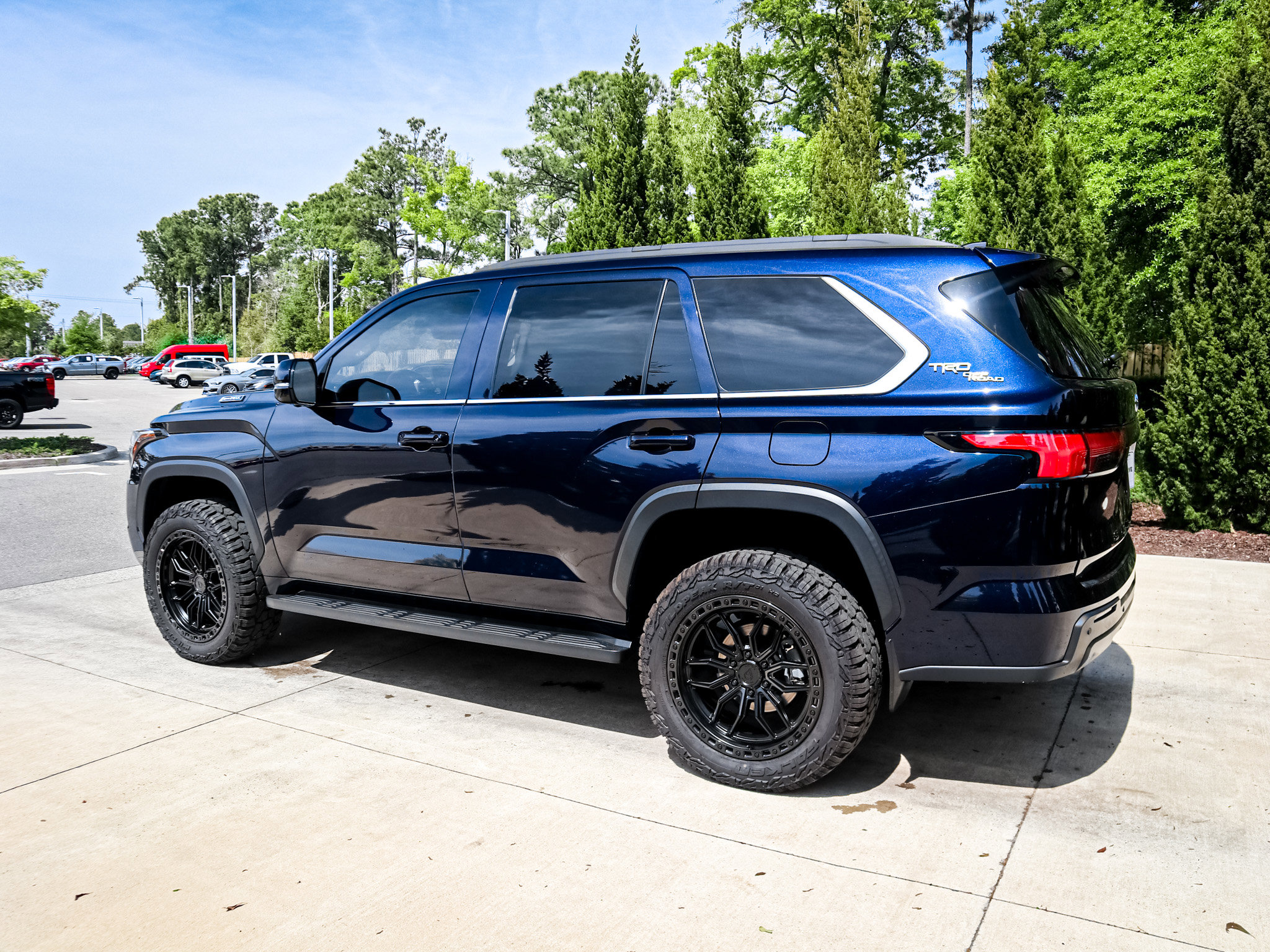 Used 2024 Toyota Sequoia SR5 w/ SR5 Premium Package AWD/4WD image 7