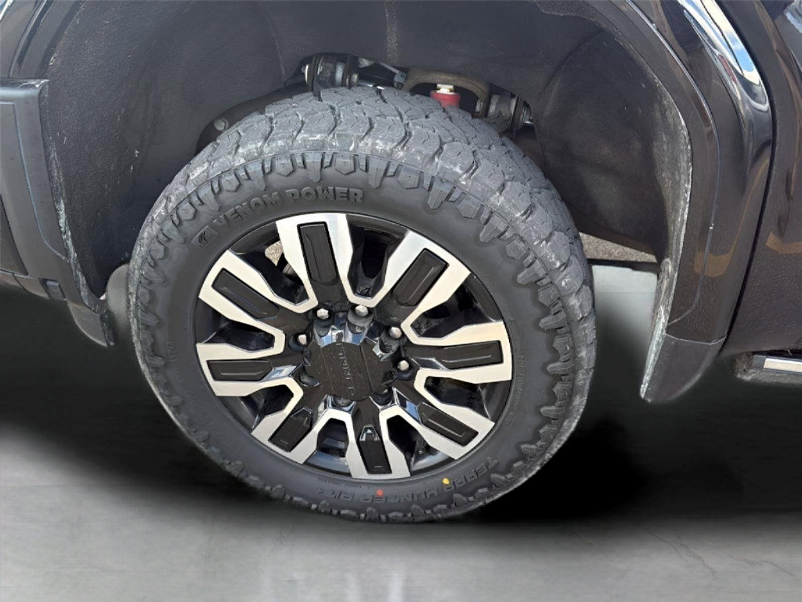 Used 2024 GMC Sierra 3500 Denali Ultimate AWD/4WD image 17